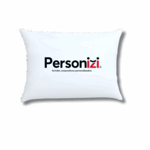 Almofada branca 20x30cm em poliéster com logo. Brinde personalizado compacto, criativo e funcional para eventos e ações promocionais.