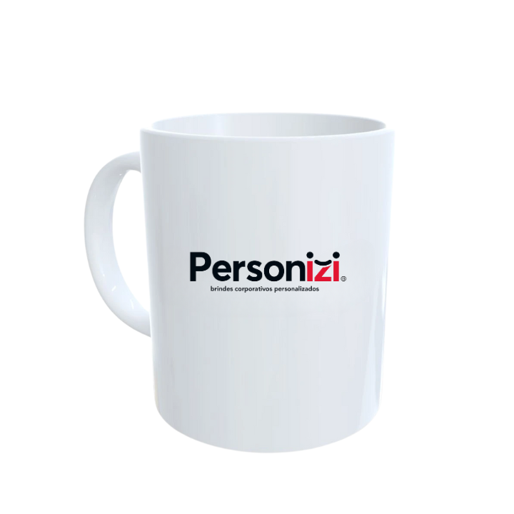 Caneca branca personalizada em cerâmica com logo. Brinde corporativo prático e versátil para ações promocionais e institucionais.