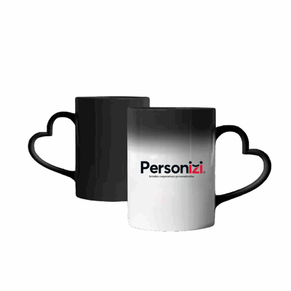 Caneca mágica personalizada com alça de coração. Brinde criativo que revela a estampa com calor e encanta em ações promocionais.
