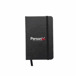 A Caderneta de Couro Sintético 14x8cm sem Pauta Personalizada é um brinde corporativo compacto, sofisticado e funcional para uso diário.
