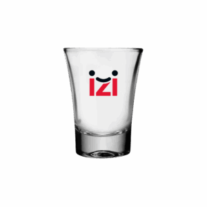 Jogo com 12 copos de shot em vidro com logo. Brindes personalizados ideais para eventos, bares promocionais e ações corporativas criativas.