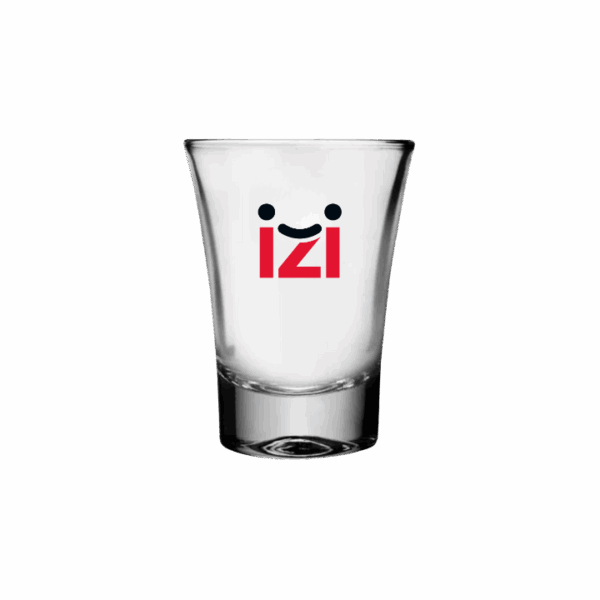 Jogo com 12 copos de shot em vidro com logo. Brindes personalizados ideais para eventos, bares promocionais e ações corporativas criativas.