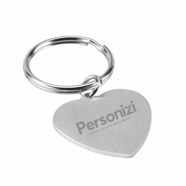 Chaveiro coração personalizado em alumínio — brinde elegante e durável com logo para eventos, ações promocionais e campanhas institucionais.