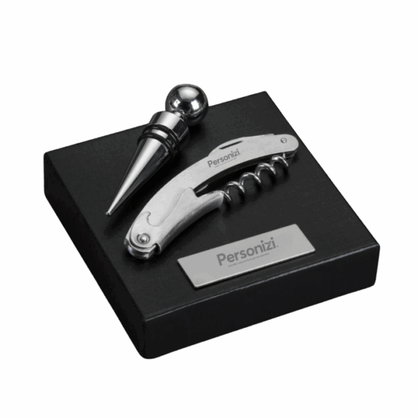 Kit vinho com 2 peças em estojo personalizado, ideal como brindes corporativos elegantes para eventos, campanhas e datas comemorativas.