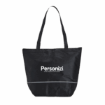 Sacola térmica PET reciclado 10L personalizada com logo. Brinde funcional e sustentável para eventos, ações promocionais e empresas.