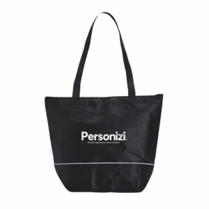 Sacola térmica PET reciclado 10L personalizada com logo. Brinde funcional e sustentável para eventos, ações promocionais e empresas.