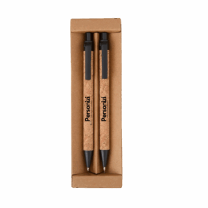 Kit ecológico com caneta e lapiseira de cortiça, ideal como brindes personalizados sustentáveis para ações corporativas e eventos.