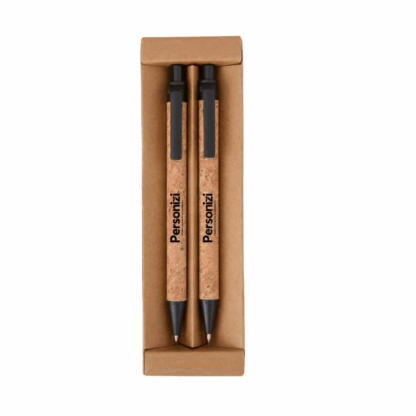 Kit ecológico com caneta e lapiseira de cortiça, ideal como brindes personalizados sustentáveis para ações corporativas e eventos.
