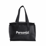 Bolsa térmica 6L com personalização exclusiva, ideal como brindes corporativos para ações promocionais, eventos e campanhas internas.