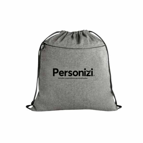 Sacola tipo mochila personalizada com bolso frontal. Ideal como brinde corporativo versátil para eventos, feiras e ações promocionais.