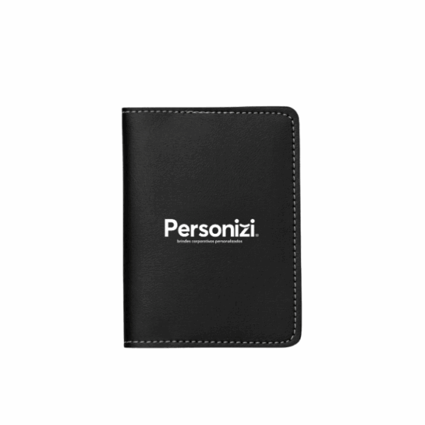 O Porta-passaporte em Couro Sintético Personalizado é um brinde corporativo sofisticado, ideal para destacar sua marca em viagens e eventos empresariais.