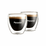Jogo com 6 copos de vidro parede dupla com personalização. Brindes personalizados sofisticados para ações corporativas e eventos premium.
