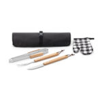 CHAMP. Kit churrasco com 3 utensílios em aço inox e madeira de Seringueira e luva 50x34cm Personalizada | Personalizado com Logo | Personizi