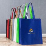 Sacola TNT com Bolso 40x35cm Personalizada | Personalizado com Logo | Personizi
