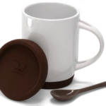 Caneca de Cerâmica Branca com Colher e Tampa de Silicone 325ml Personalizada | Personalizado com Logo | Personizi