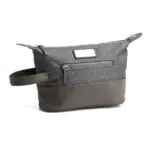 Necessaire em Poliester 300D com Detalhes em Couro 37x17cm Personalizada | Personalizado com Logo | Personizi